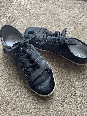 ALDO Black Glitter & Faux Fur Low-Top Sneakers - Women's